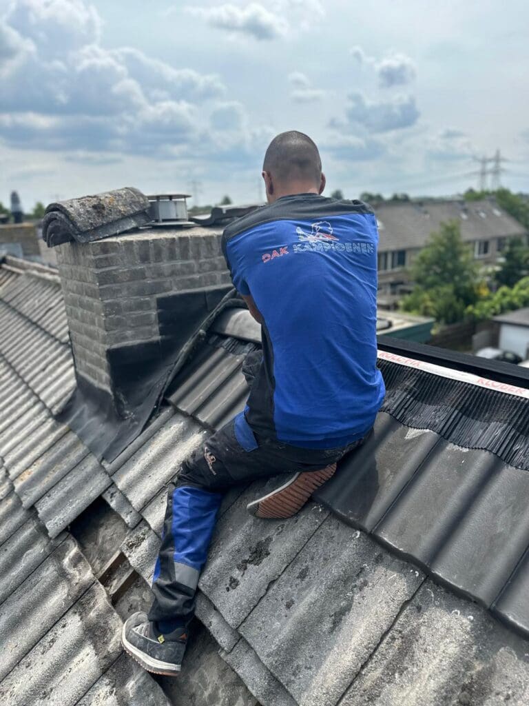 Wat kost dakpannen vervangen in 2026? (Complete gids + prijzen)